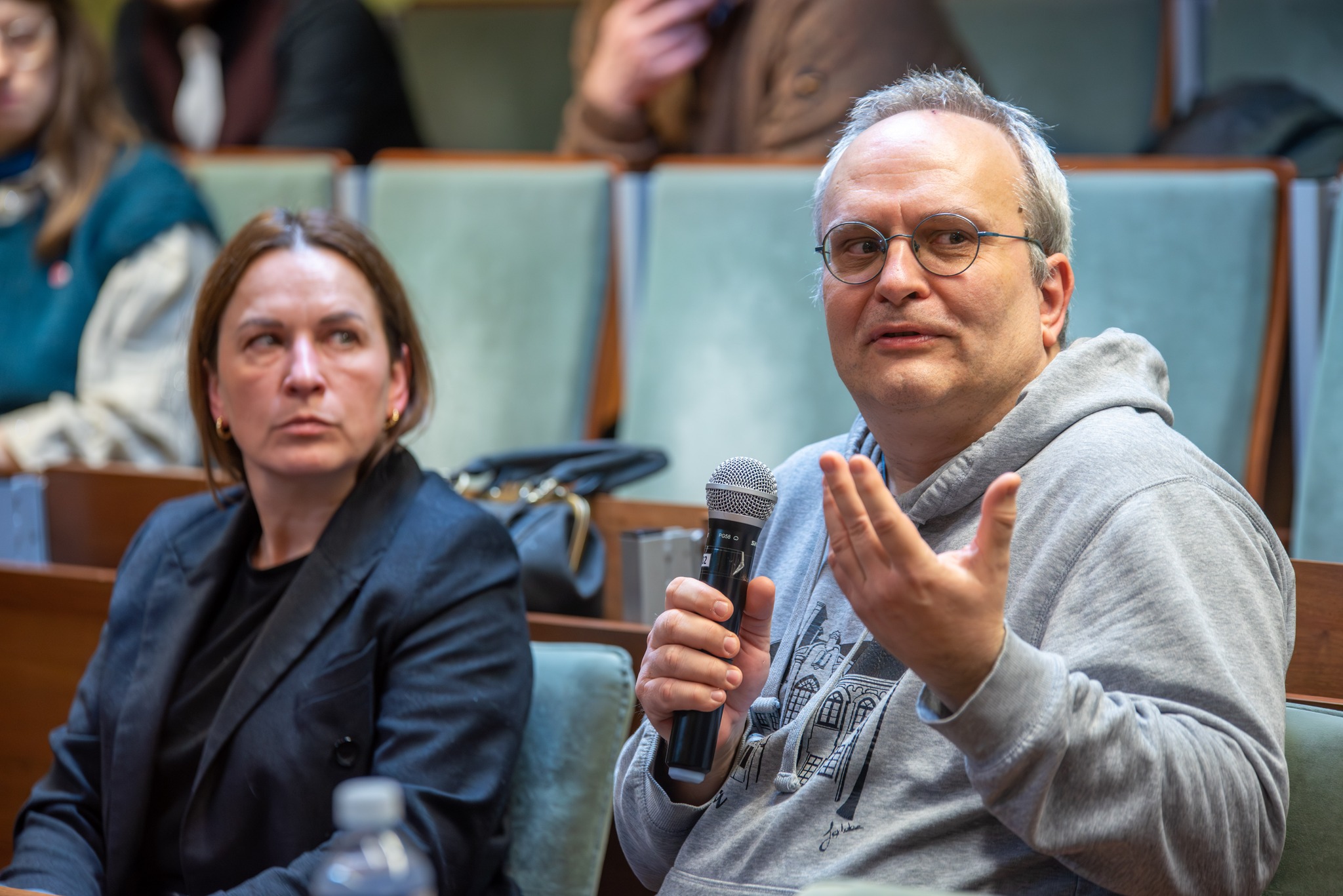 04 Indrė Makaritytė ir doc. dr. Algimantas Čepas c Tomas Terekas VU FsF