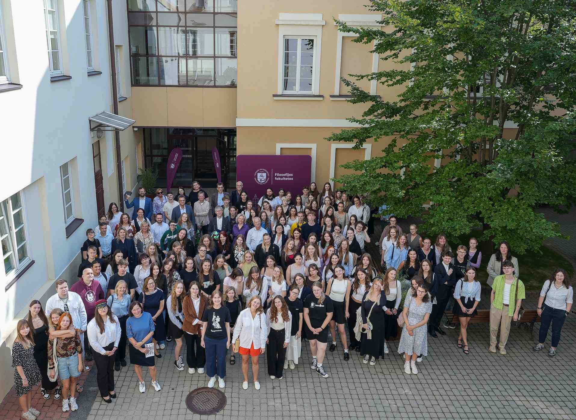 2024 2025 studijų metų pradžia VU Filosofijos fakultete Bursų kieme c Linas Jakučionis
