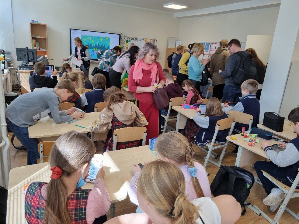 Projekto partneriai stebi pamokas VGTU inžinerijos licėjuje1