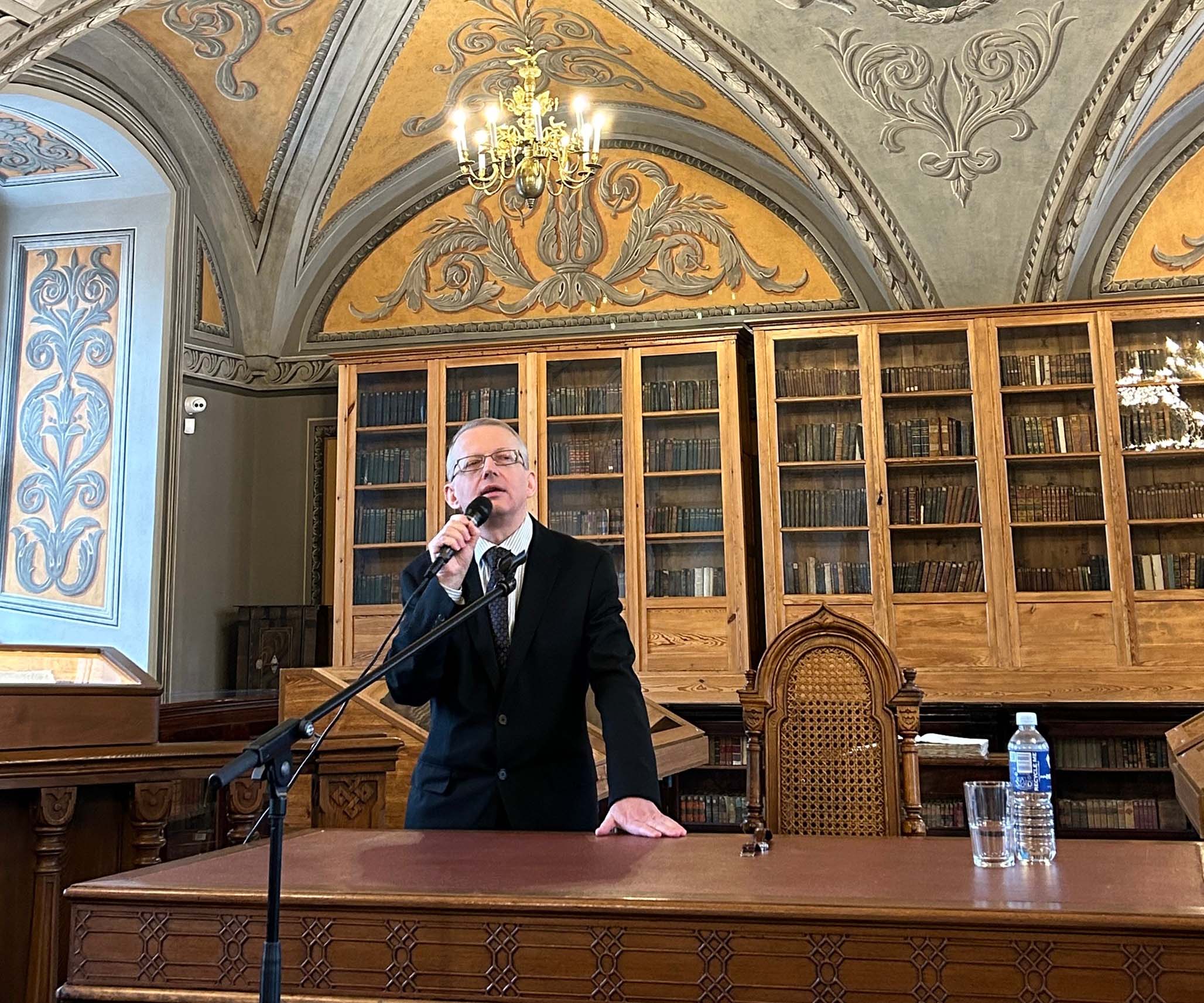 Prof. dr. Naglis Kadelis VU bibliotekoje c Beata Baublinskienė