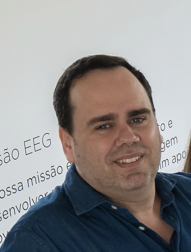 dr. Luis F. Mota